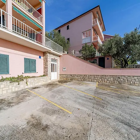 Two Bedroom - 2 * Blato